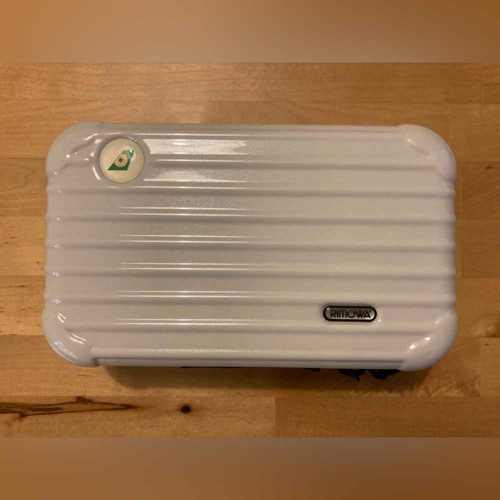 Eva Air x Rimowa Business Class Toiletry Bag White